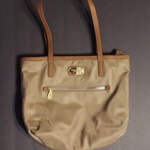 Michael Kors Montauk Nylon Med Tote shoulder
